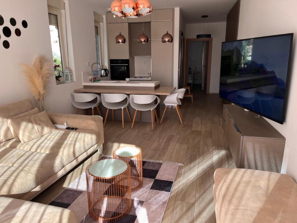 Atina Apartment, Centre ,luxurious, Bright, Parking Apartment Budva