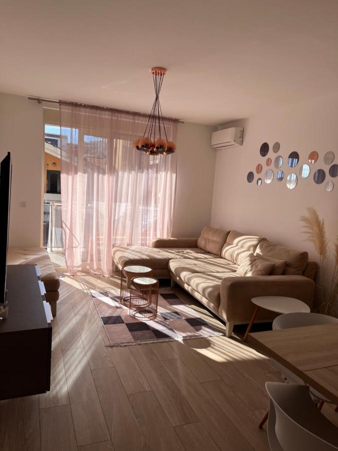 Atina Apartment, Centre ,luxurious, Bright, Parking Apartment *